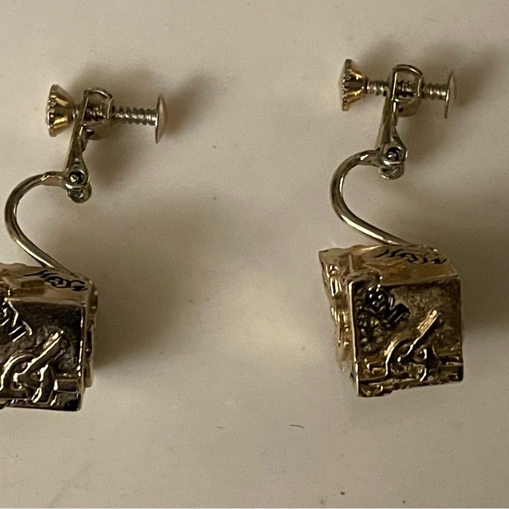 Vintage YSL gold plated turn lock earrings - Picture 3 of 6